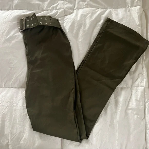 PrettyLittleThing Matching Set - Picture 2 of 3